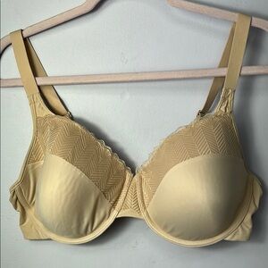 Bali Cream Underwire T-Shirt Bra with Adjustable Straps